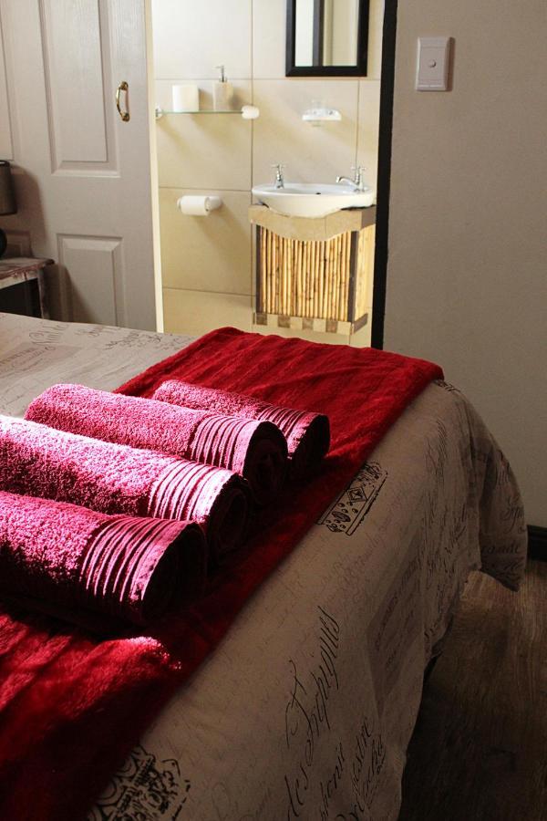 African Adventures Accommodation Durbanville Exterior foto